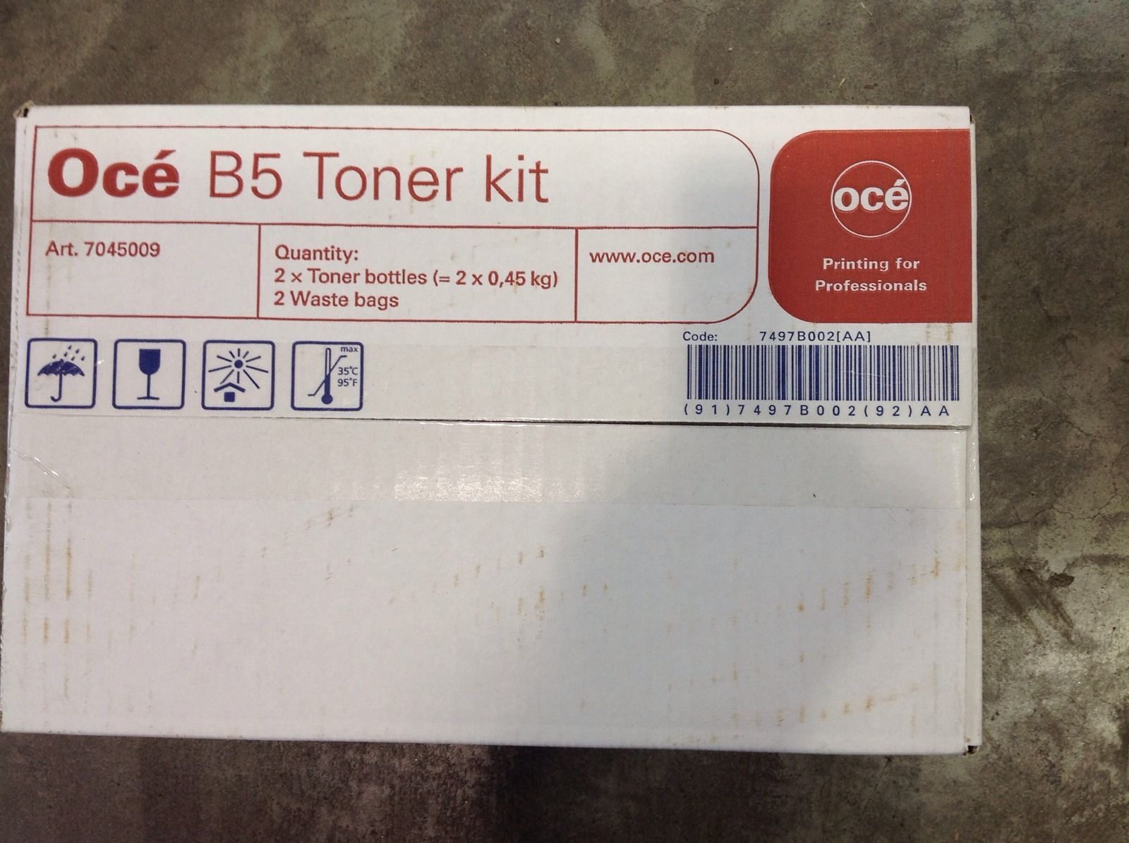 OCE B5 TONER Kit. 2 x Toner bottles (= 2 x 0,45 kg) 2 Waste bags Art. 7045009