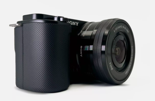 SONY ZV-E10 MIRRORLESS CAMERA WITH 16-50MM LENS