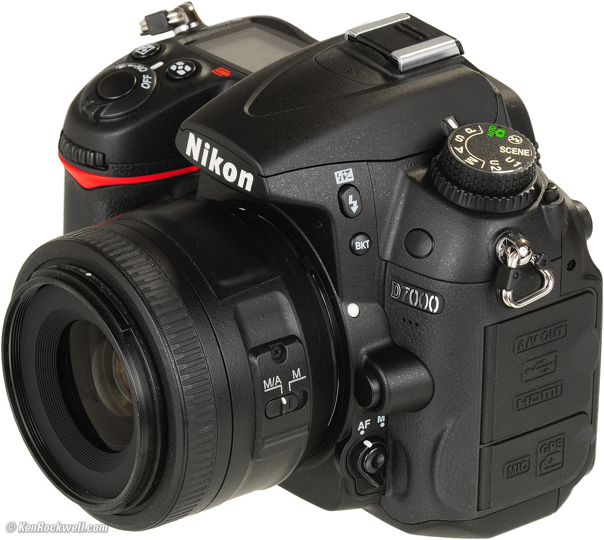 Nikon D7000 16.2MP DX-Format CMOS Digital SLR with 18-105mm f/3.5-5.6 AF-S DX VR ED Nikkor Lens