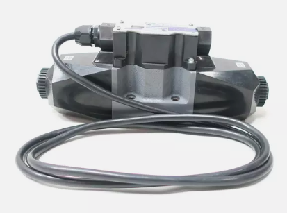 TOKYO KEIKI TOKIMEC COM-5-2C-70-CH-10-S1 HYDRAULIC DIRECTIONAL FLOW VALVE 24V-DC