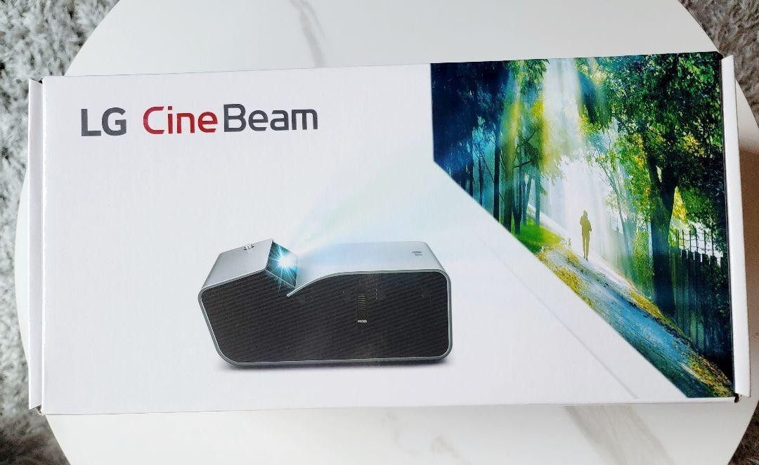 LG PH450UG PROYECTOR PORTÁTIL LED ULTRA CORTO ALCANCE CINE EN CASA
