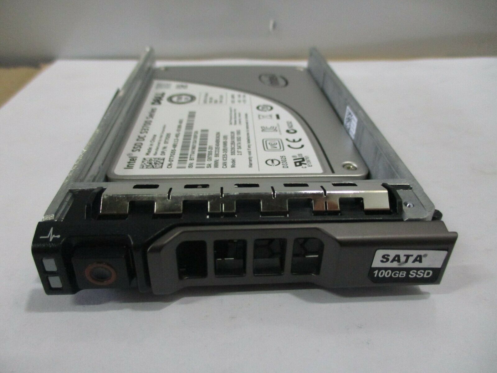 DELL T7G55 100GB SSD 2.5 SATA 6Gbps Intel SSD DC 3700 Series SSDSC2BA100G3R.