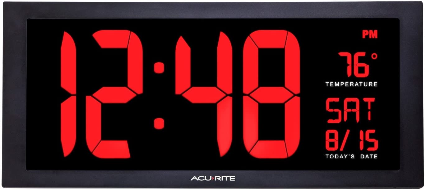 AcuRite - Reloj digital LED con brillo de atenuación automática  18 pulgadas rojo