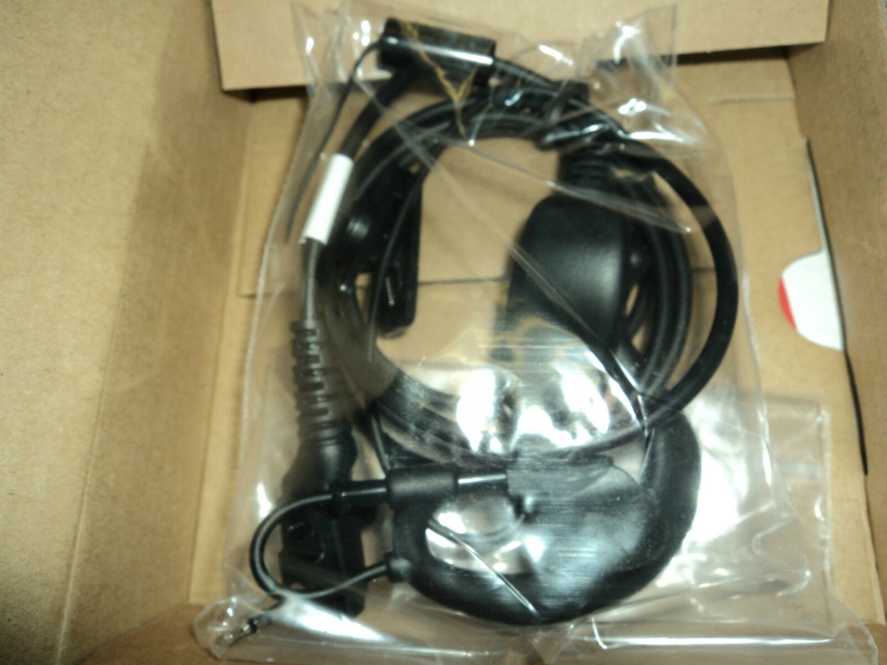HYT Compatible EHS13 EARPIECE w- inline PTT mic & VOX w- set screw TC-320.
