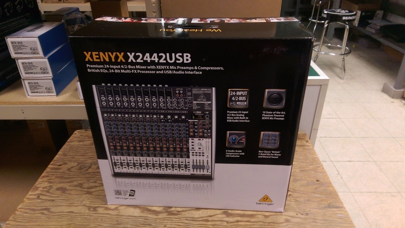 BEHRINGER XENYX X2442USB PREMIUM 24 - IMPUT 4/2 BUS MIXER 3 BAND EQ