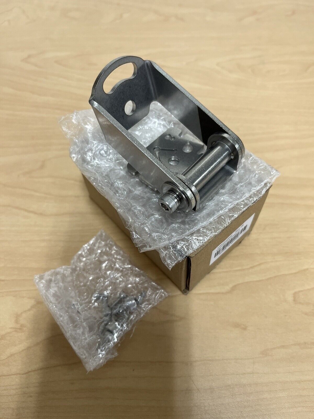SOPORTE DE MONTAJE GIRATORIO DM100-PIVOTM-01 DE COGNEX CON HARDWARE