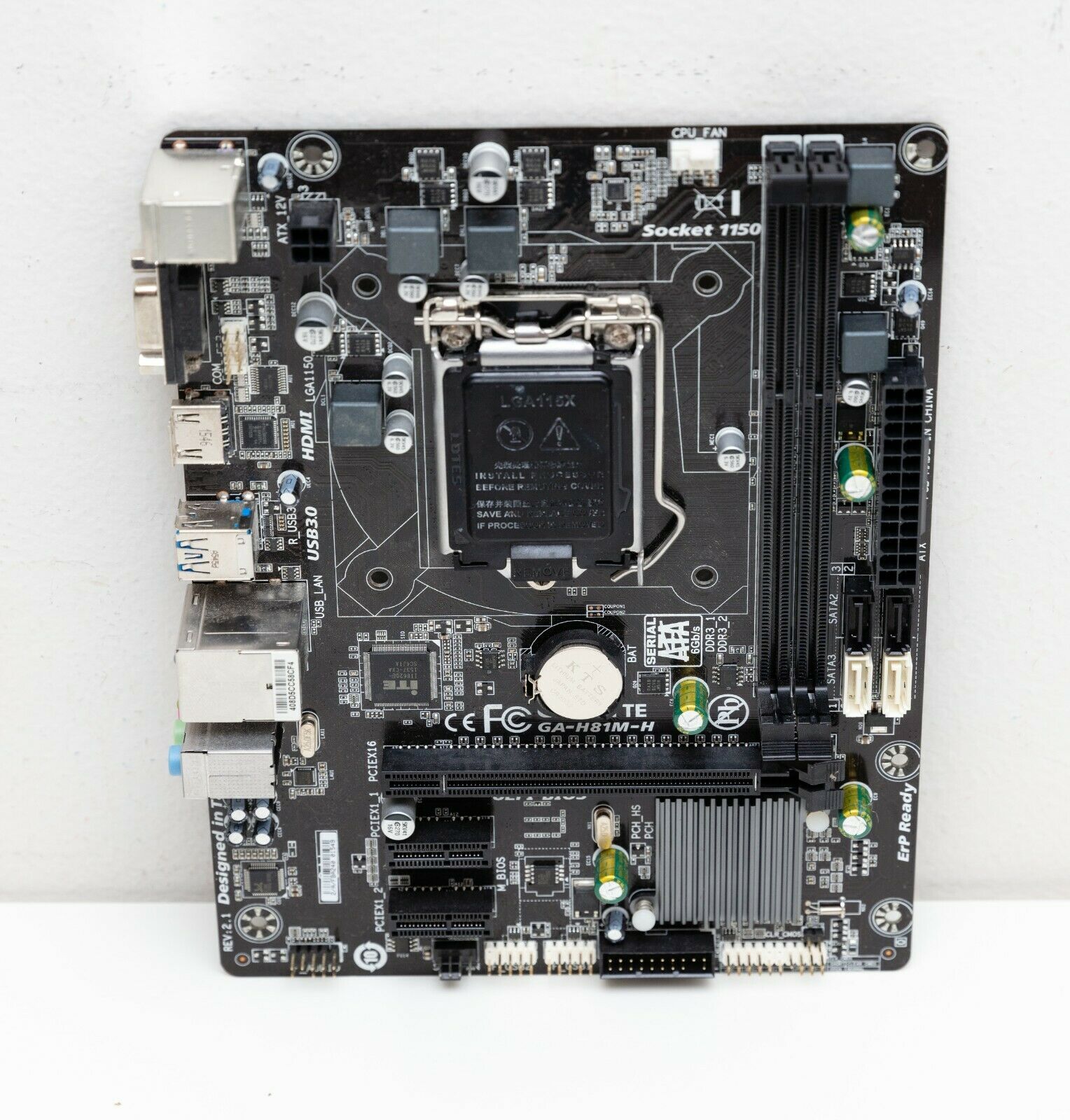Tarjeta Madre GIGABYTE GA-H81M-H LGA 1150 Intel H81 HDMI SATA III USB 3 Micro ATX Condicion: Refurbished.