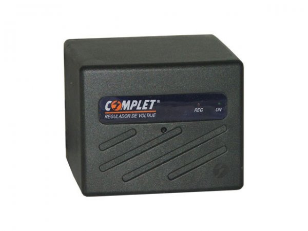 REGULADOR COMPLET 1000W, 8 CONTACTOS, 2000VA, CON SUPRESOR INTEGRADO