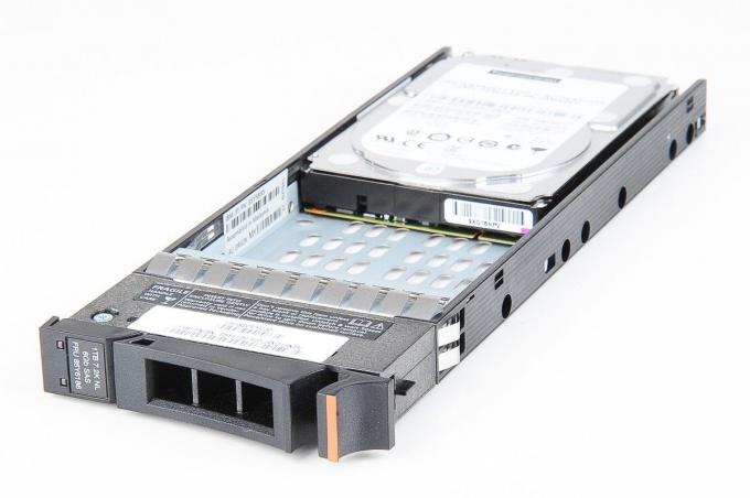 IBM 85Y6186 - IBM 85Y6186 1TB 2/5 7/2K SAS DISCO DURO CON BANDEJA