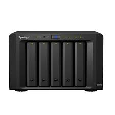 Servidor NAS de escritorio con 5 bahías / Expandible a 15 bahías / Hasta 180 TB