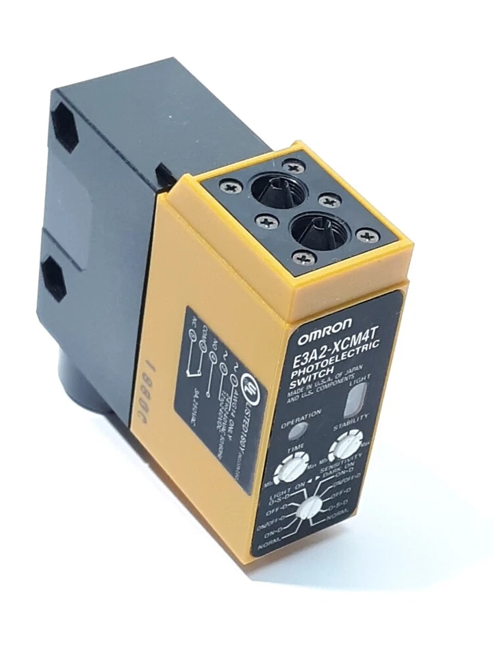 PHOTOELECTRIC SWITCH | OMRON | E3A2-XCM4T
