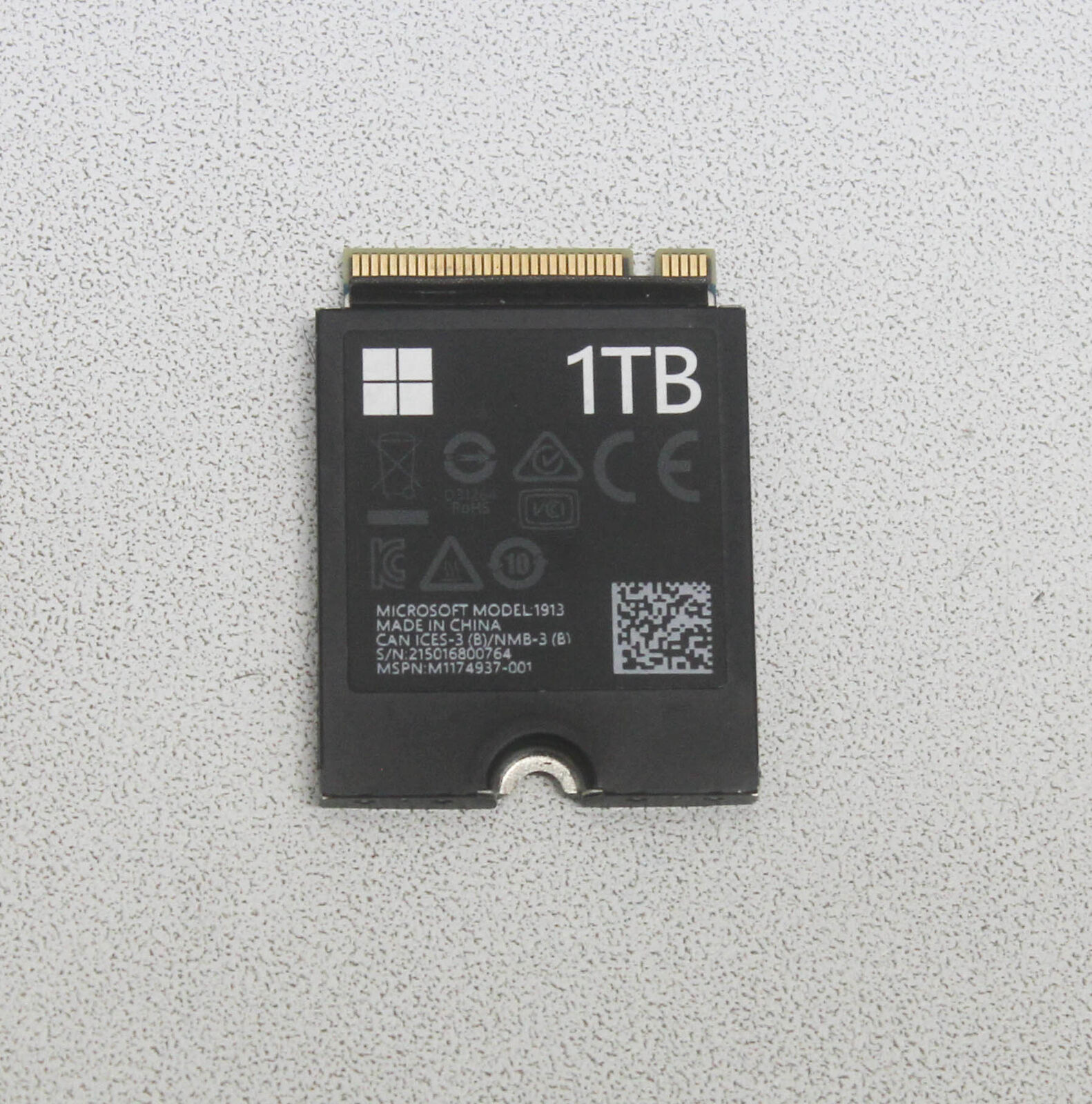 Superficie de unidad de estado sólido M1174937-001 Microsoft SSD 1 TB 5IV-00021 ""GRADO A