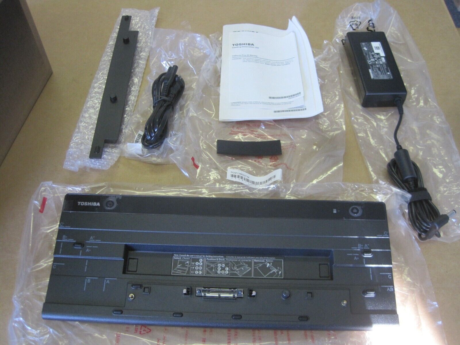 Toshiba Pa5116u-2prp Hi-speed Port Replicator III 120w Docking Station