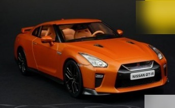 TRIPLE 9 1/18 NISSAN GT-R R35 2017 BLAZE METALICO EN COLOR NARANJA
