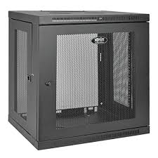 GABINETE SMARTRACK DE 12U DE BAJO PERFIL Y AJUSTE DE PROFUNDIDAD A LA ALTURA DEL INTERRUPTOR PARA INSTALACIÓN EN PARED
